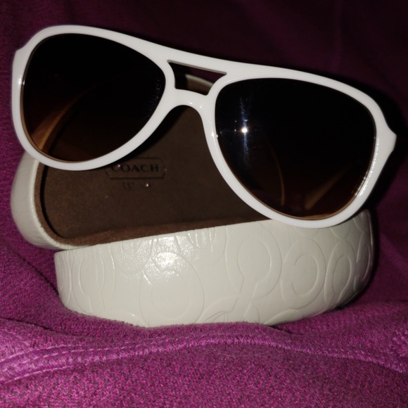 GORGEOUS COACH SUNGLASSES - Picture 4 of 6